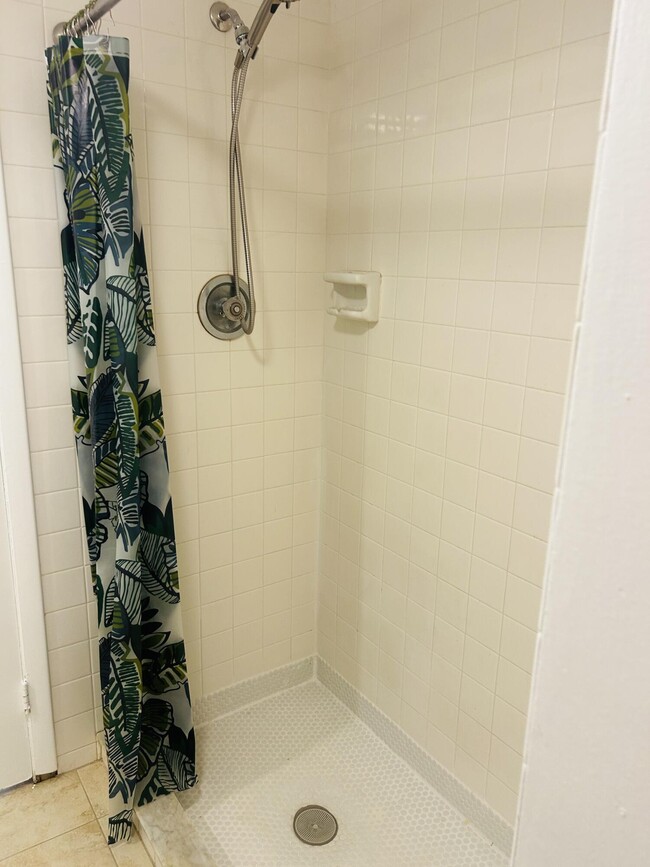 Building Photo - 31 Lake Arbor Dr