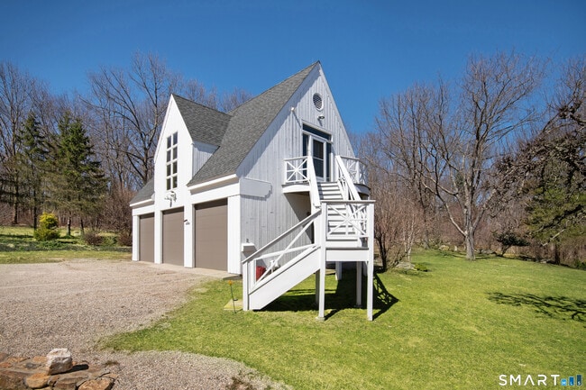 Building Photo - 150 Lonetown Rd