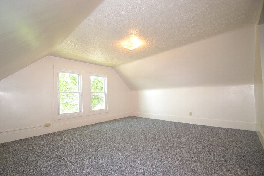 Building Photo - 547 Carroll St