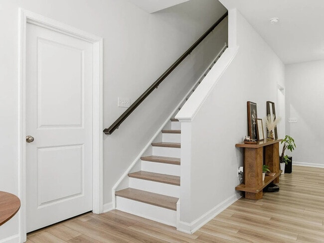 Building Photo - Earn Wealth While Leasing - Like a Homeowner - Lease to Own