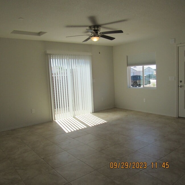 Building Photo - 2495 Palisades Dr