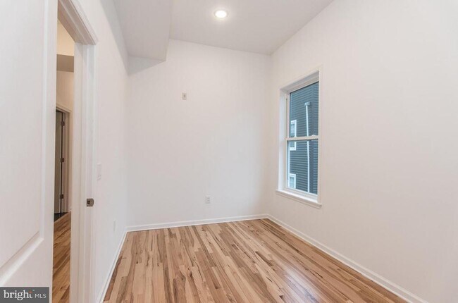 Building Photo - 315 N Preston St