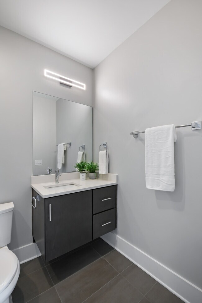 Building Photo - 1242 2nd Ave S