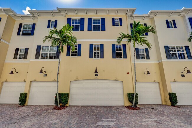 Building Photo - 343 Flamingo Dr