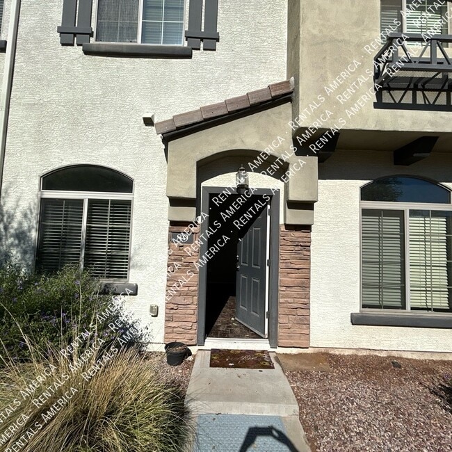 Building Photo - 2727 N Price Rd