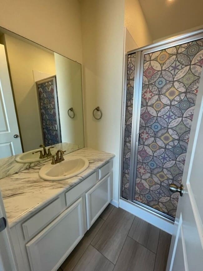 Building Photo - Beautiful & Spacious 4Bed, 3Bath In Breathtaking Erie Co,