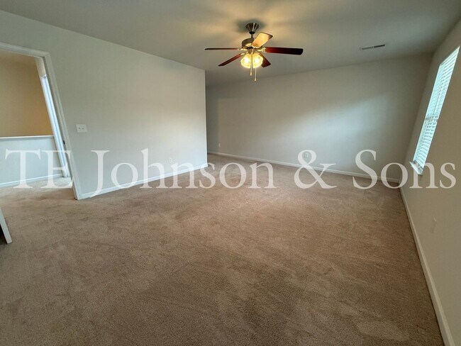 Building Photo - 2925 Grassy Knoll Cir
