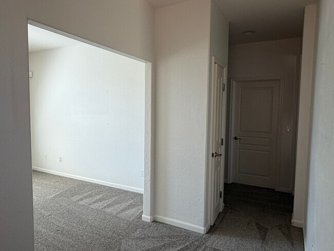 Building Photo - 55+ Del Webb home in Somersett