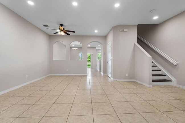 Building Photo - 3051 Grandiflora Dr