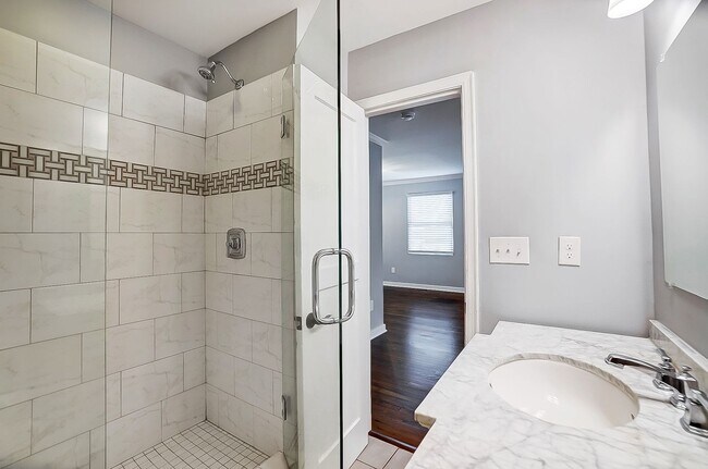 Building Photo - Beautiful Remodeled  Home in Historic Wilmore.