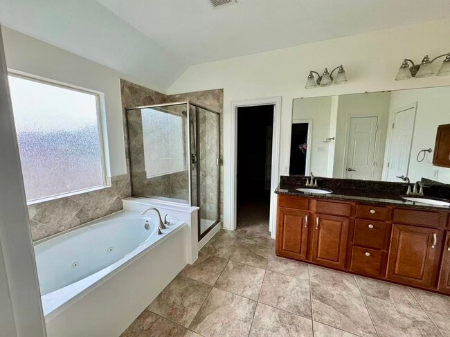 Building Photo - 12106 Coldwater Cove Ln
