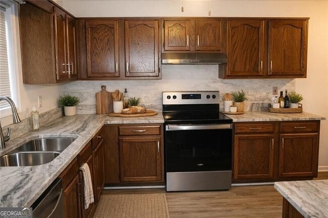 Building Photo - 5053 Gardenia Cir