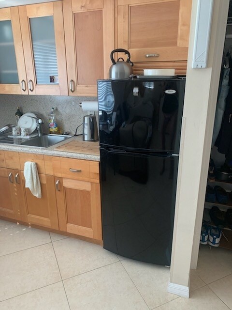 Building Photo - 1320 Miami Rd