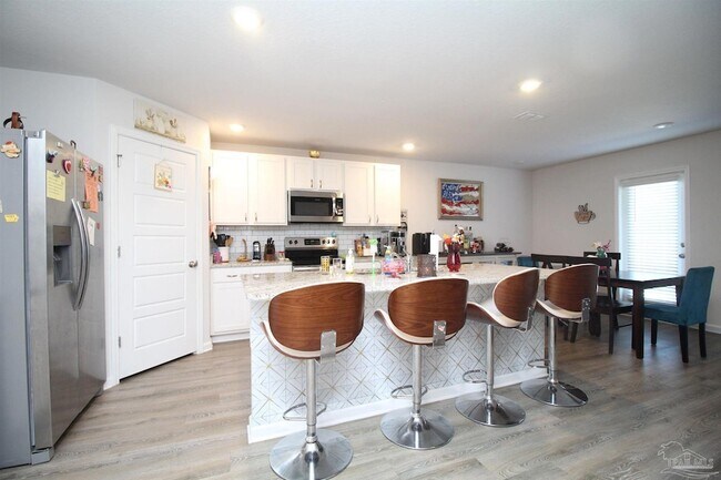 Building Photo - 6376 Burrow Ln