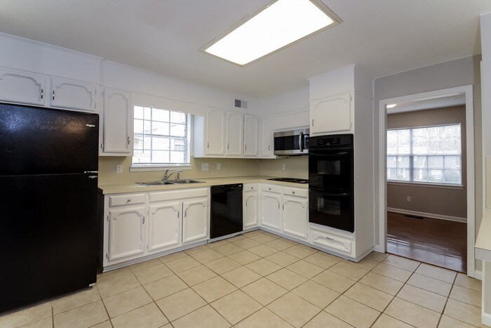 Building Photo - 214 Star Cir