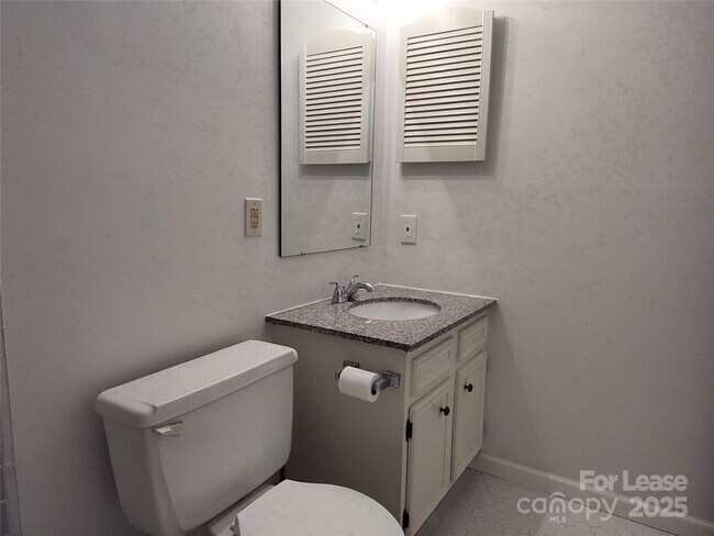 Building Photo - 8526 Timbercrest Cir