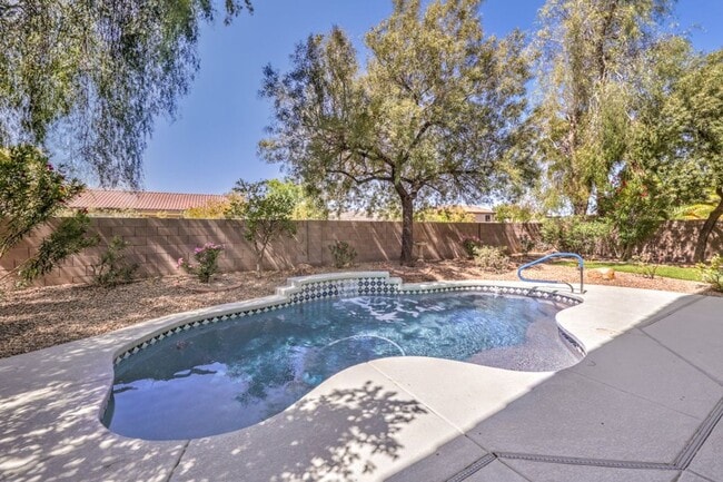 Building Photo - Stylishly Updated Henderson Home | New Stainless Steel Appliances | Heated Pool