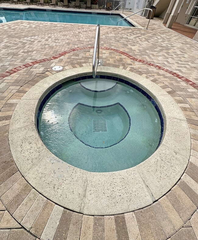 Building Photo - 152 SW Peacock Blvd