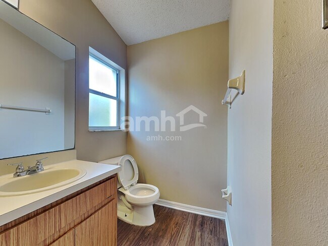 Building Photo - 837 Greenbelt Cir