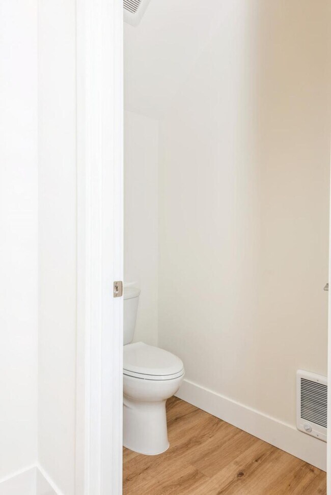 Building Photo - 1 bedroom in Seattle WA 98117
