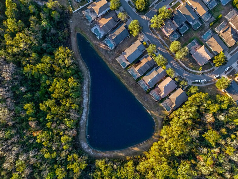 Building Photo - 453 Scrub Jay Way