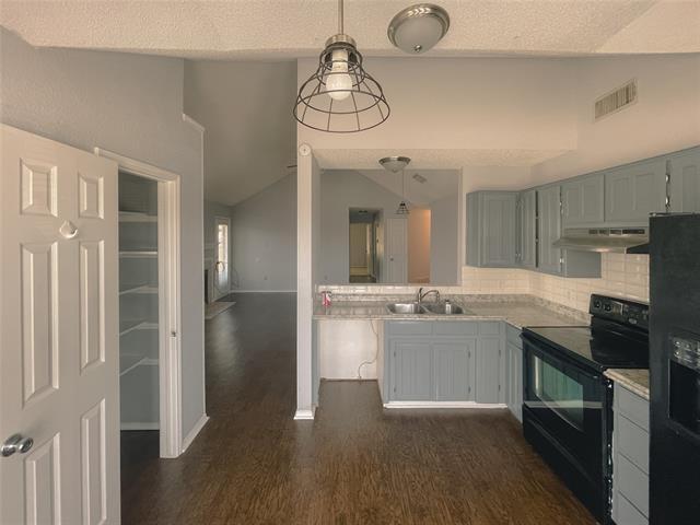 Building Photo - 10216 Pack Saddle Ct