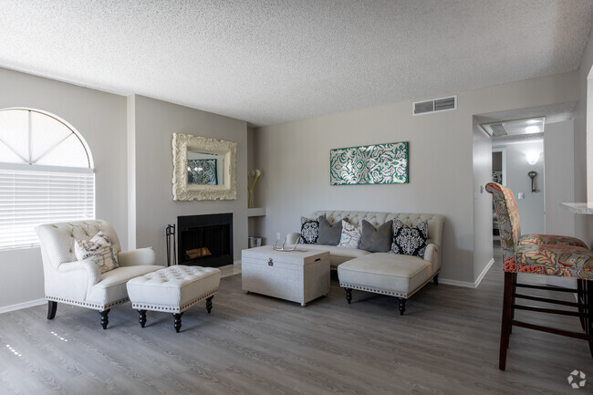 2BR, 2BA - 1,000 SF - Starrview at Starr Pass Apartment Homes