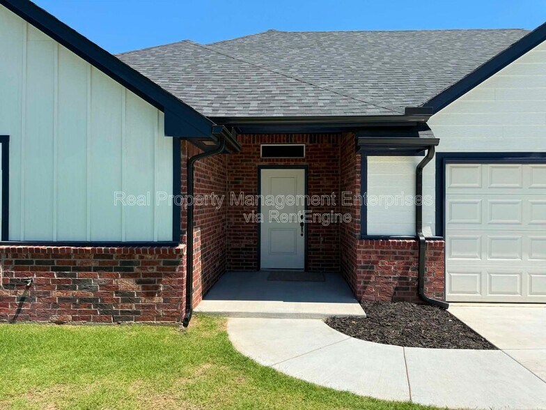 Building Photo - 29174 Osage Hls Dr
