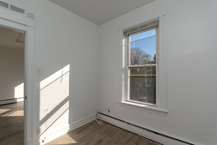 Building Photo - 3734 W Wabansia Ave