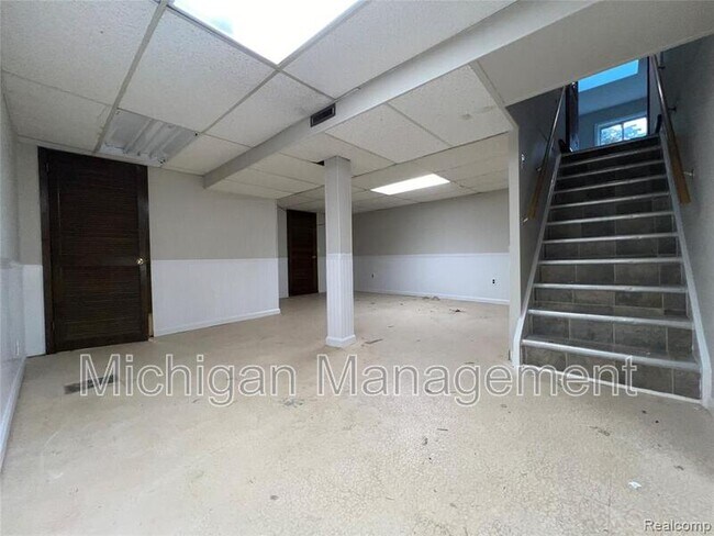 Building Photo - 32028 Maine St