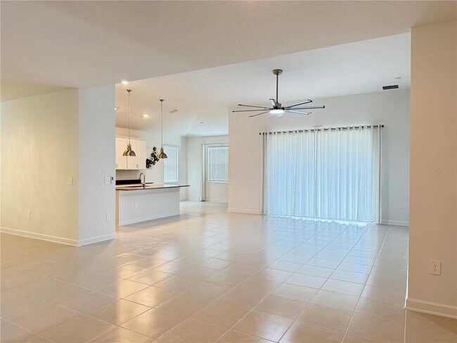 Building Photo - 7117 Dilly Lake Ave