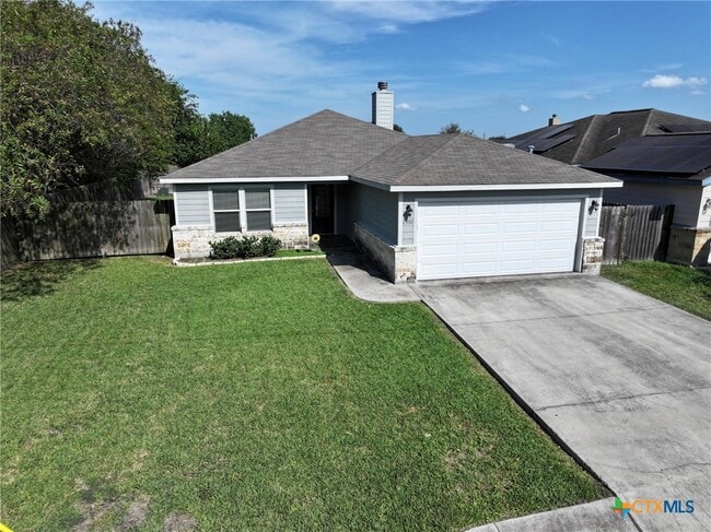 Building Photo - 2902 Lenora Dr