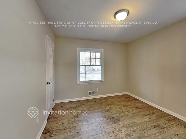 Building Photo - 4461 Locksley Rd