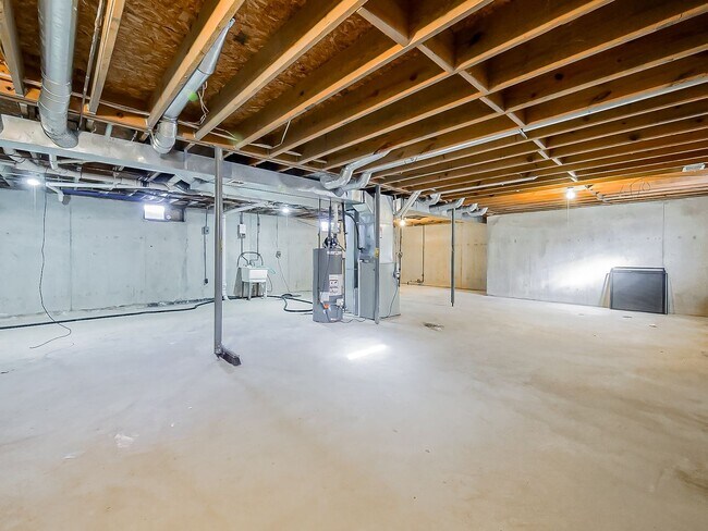 Building Photo - Spacious 3-Bedroom Home in a Great Pontiac Location!