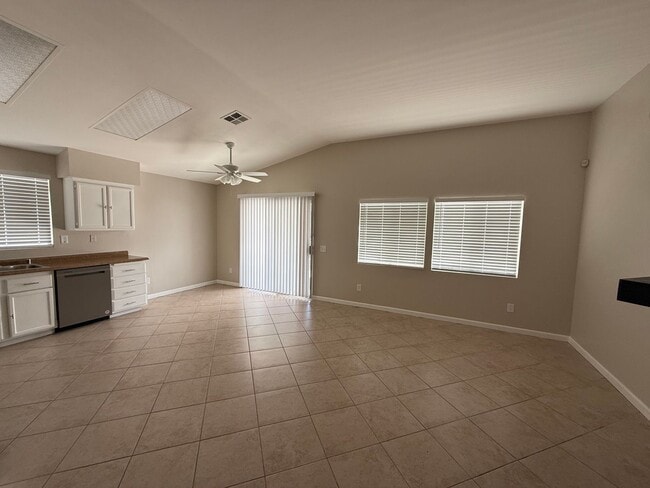 Building Photo - Remodeled Three Bedroom Two Bath in Hemet!