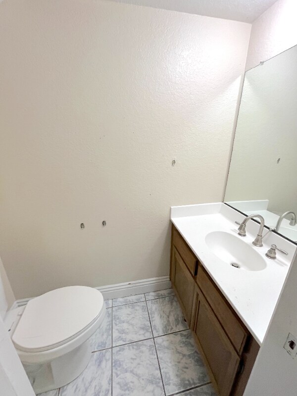Building Photo - 111 E Rosewood Ct