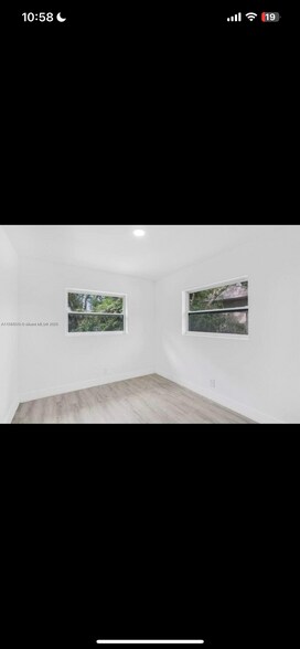 Building Photo - 1539 NW 8th Ave