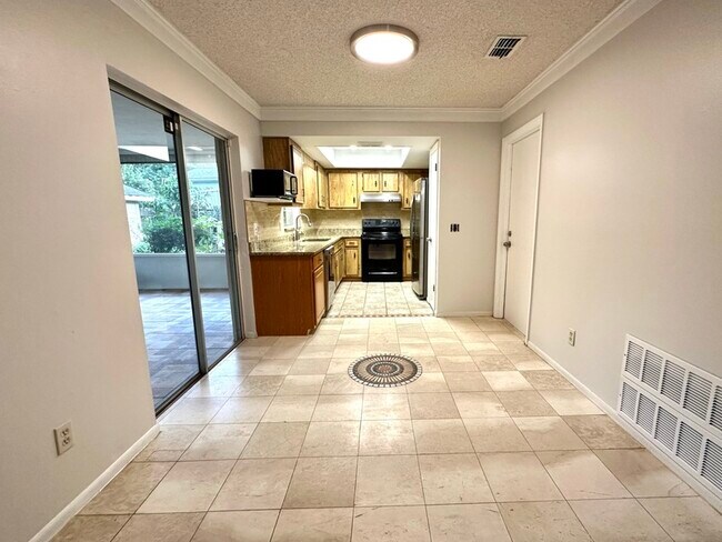 Building Photo - 8278 Bucksaw Dr