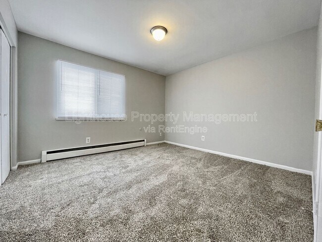 Building Photo - 2855 Taft Ave SW