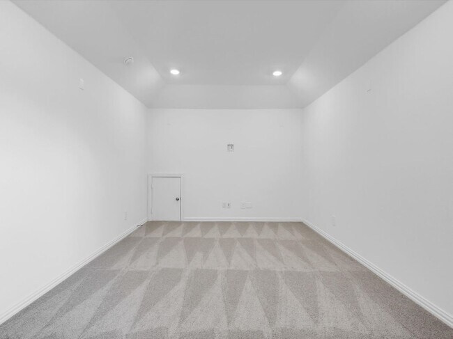 Building Photo - 1303 Wheelwright Dr