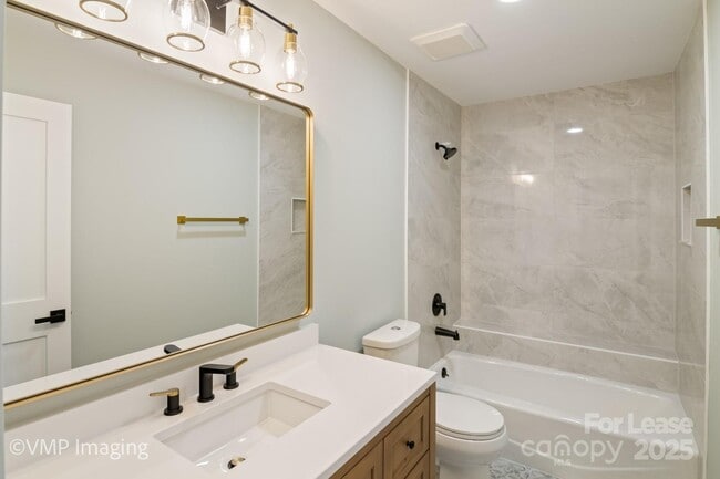 Building Photo - 449 Windward Dr