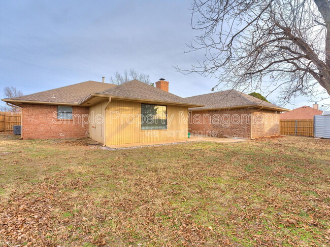 Building Photo - 101 E Platt Dr