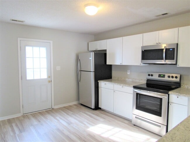 Building Photo - 2 Br 3 BA Townhouse Hunters Creek