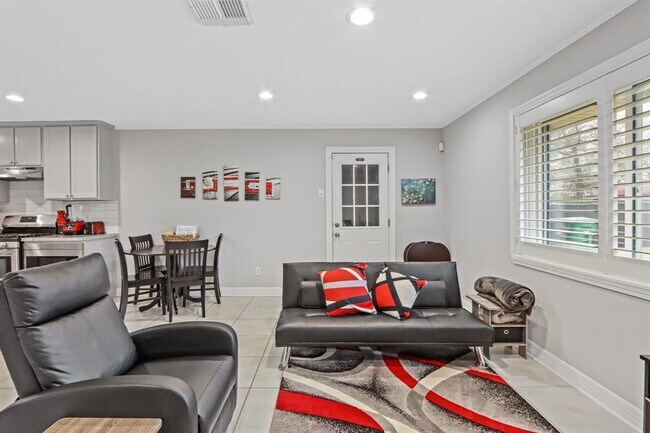 Building Photo - 6311 Bluestone Dr