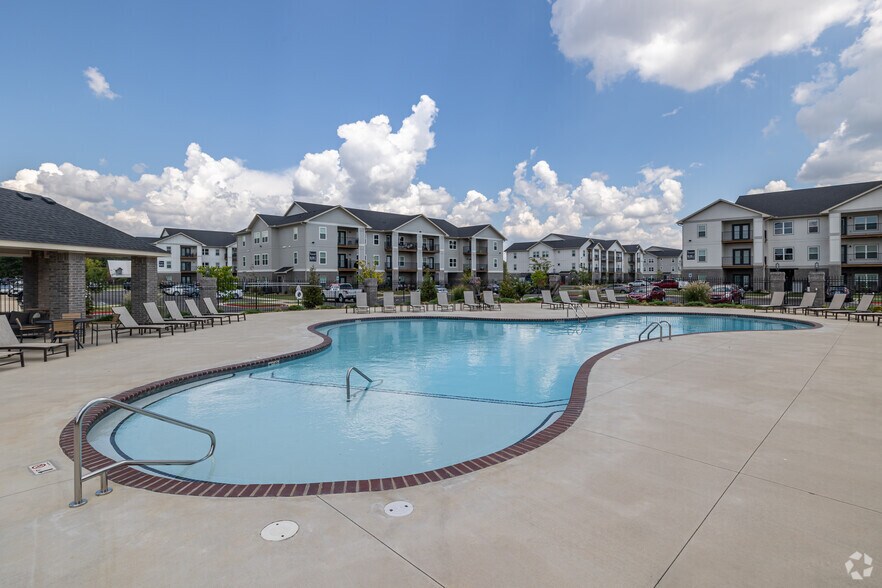 Pool - The Hudson at Central Landing