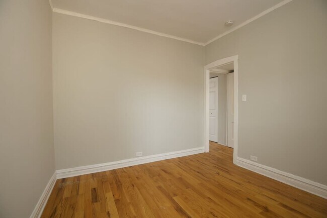 Building Photo - 3722 N Pine Grove Ave