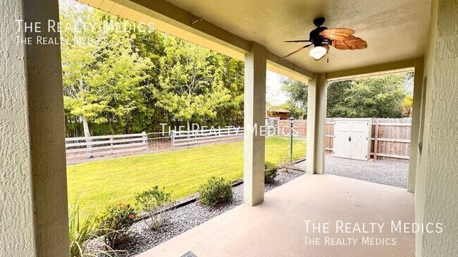 Building Photo - 2372 Sunnyview Dr