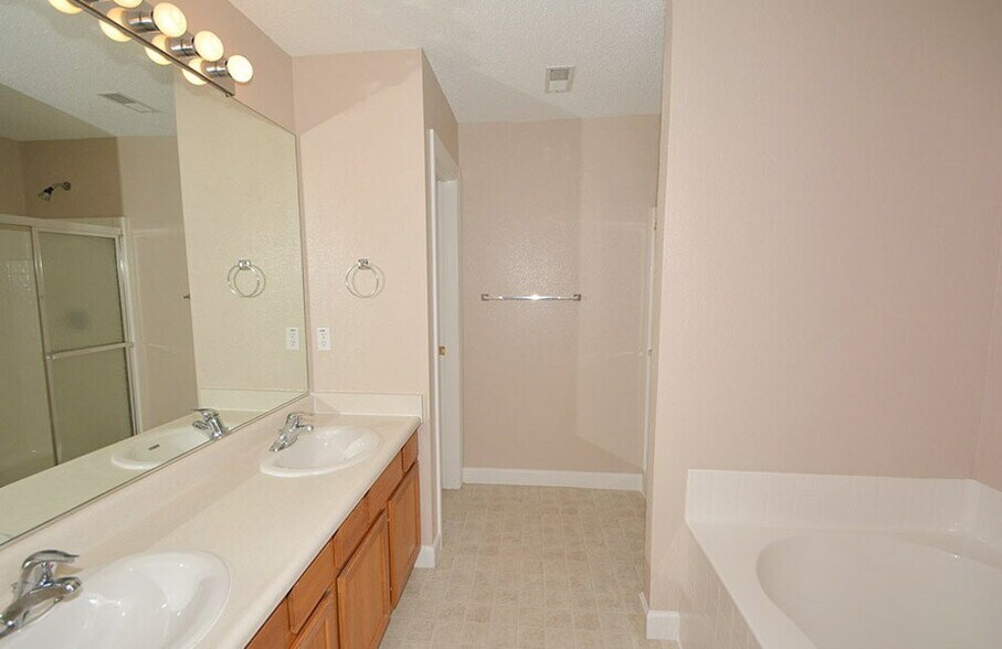 Building Photo - 19334 Sandbar Dr