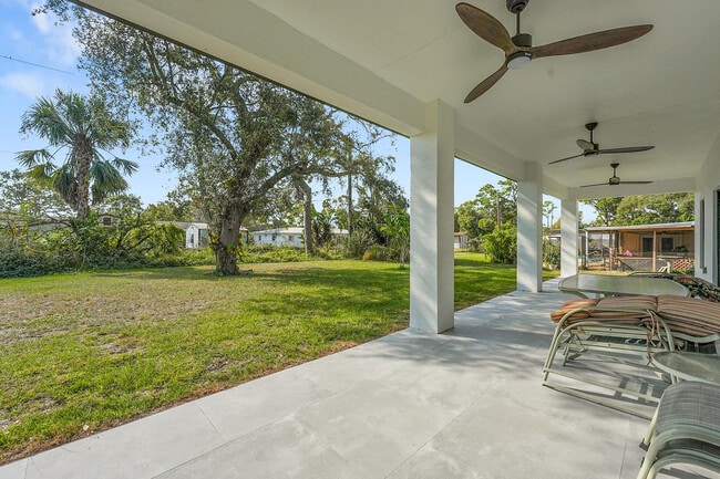 Building Photo - 6607 Deland Ave