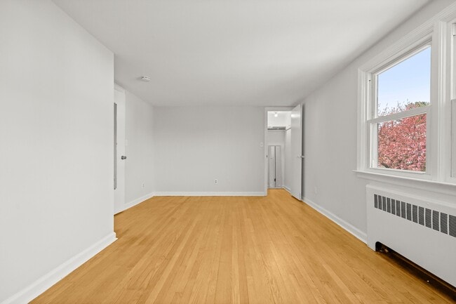 Building Photo - 8 Reynolds Pl